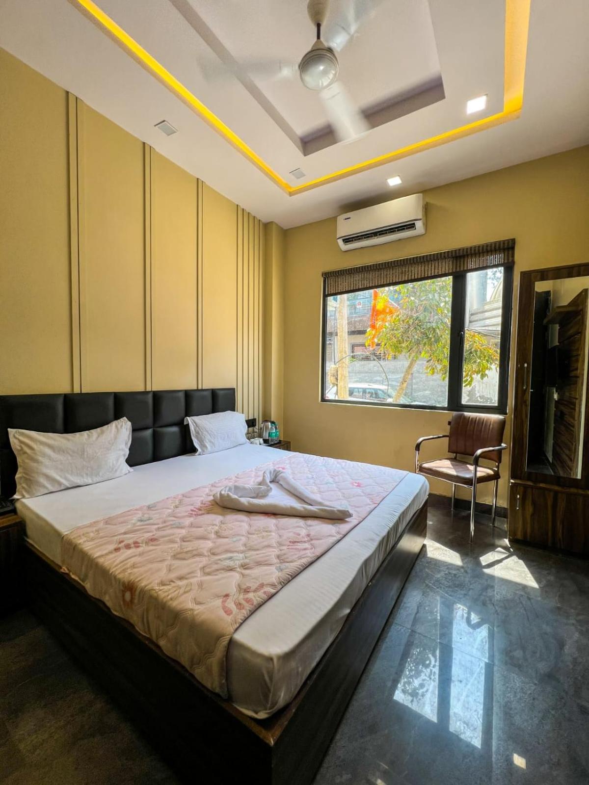 Gsm Hotel Vrindāvan Dış mekan fotoğraf
